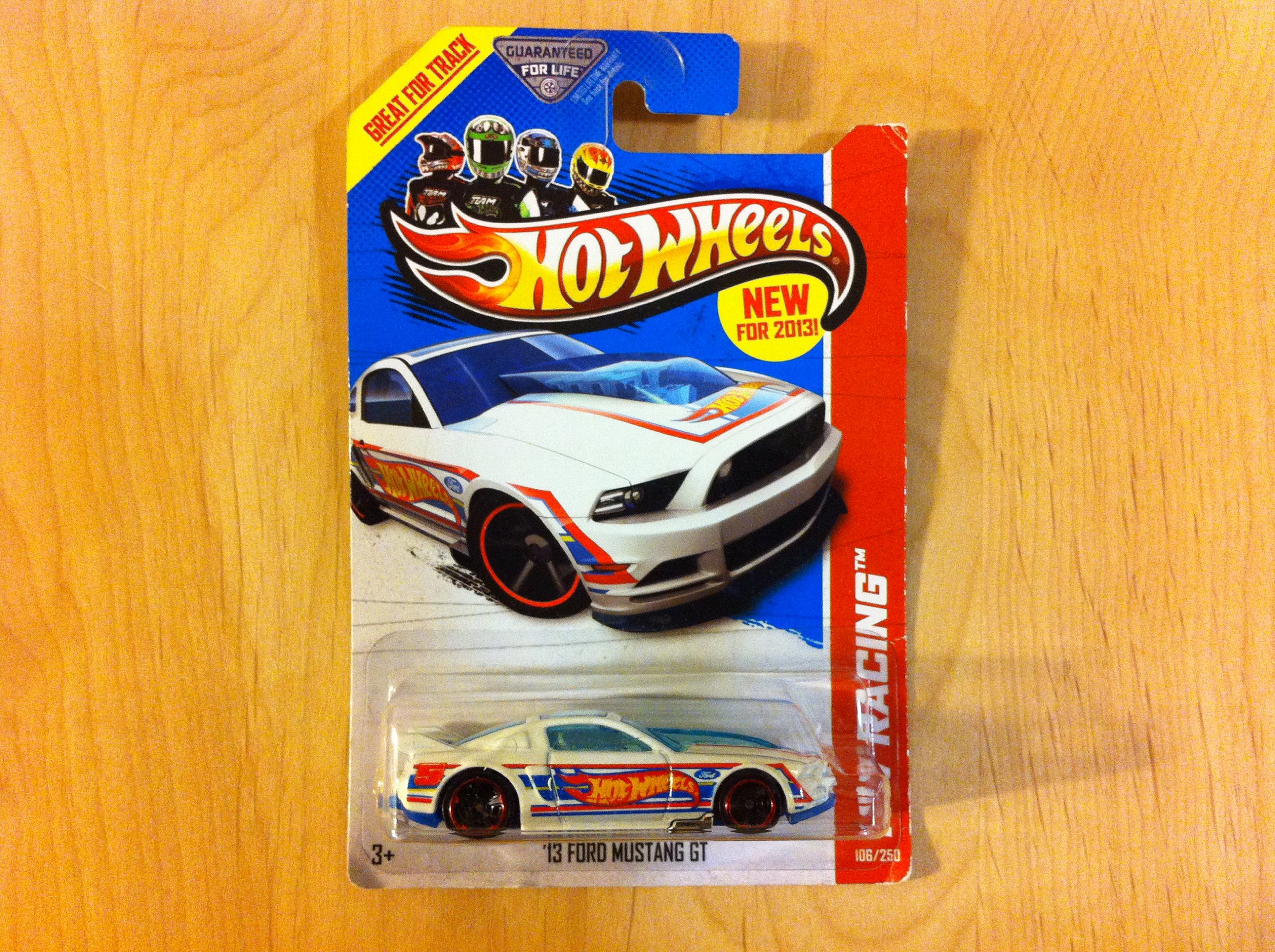 Amazon.com: Hot Wheels HW Racing '13 Ford Mustang GT White : Toys