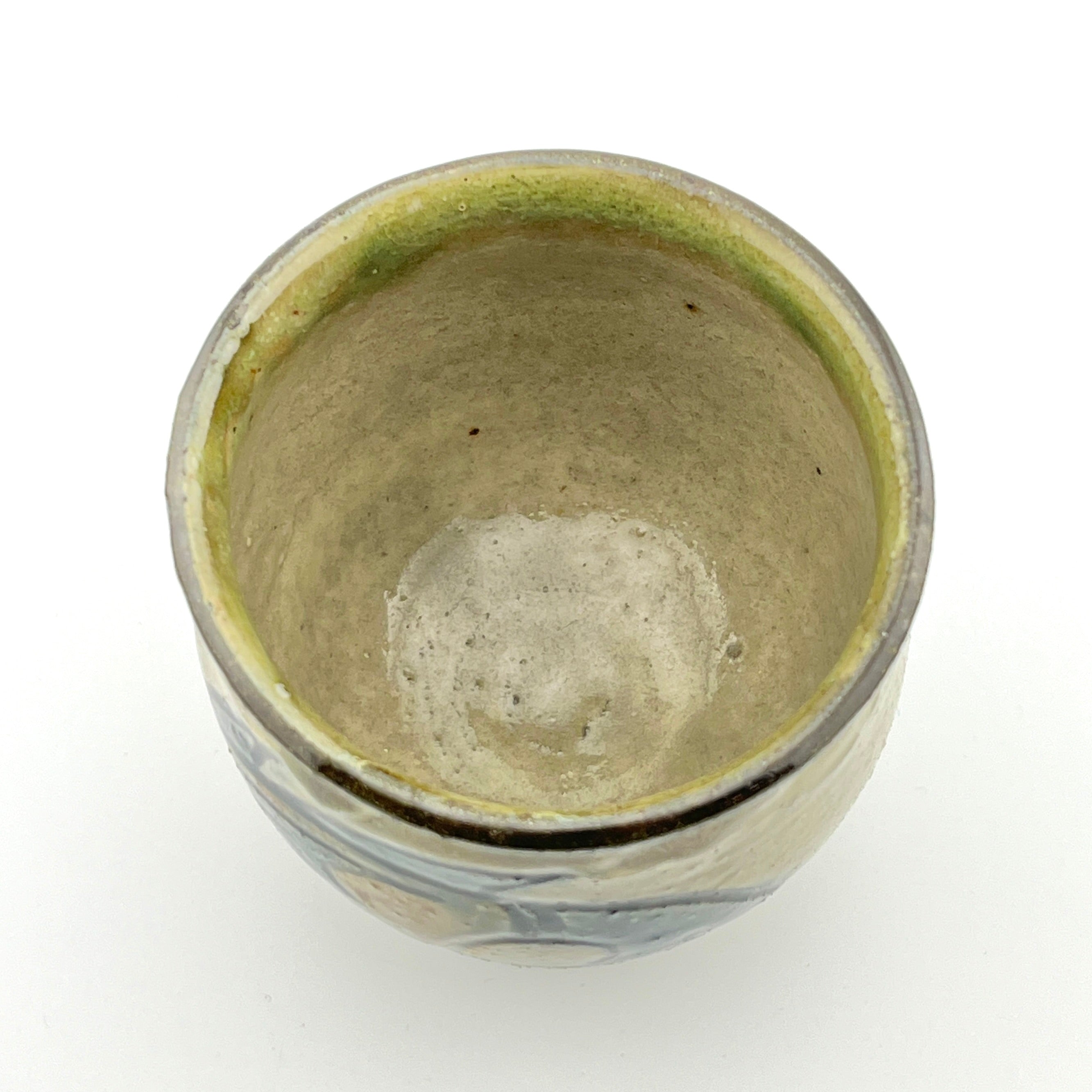 壺屋焼 人間国宝 金城次郎作 魚海老文湯呑 （笑う魚） – 生活民芸 なかむた