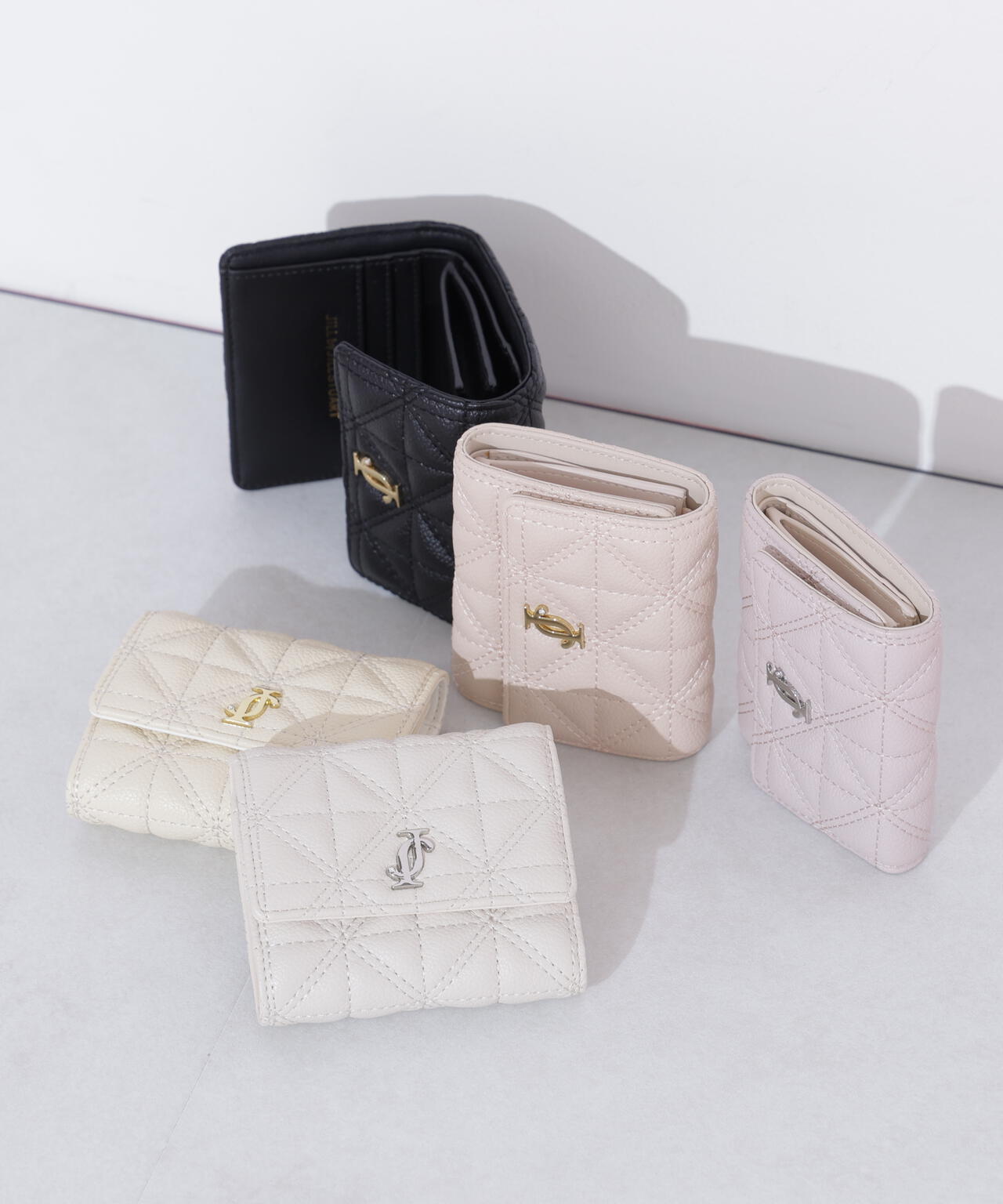 クロスJ キルト三つ折りウォレット | JILL by JILL STUART（ジル バイ