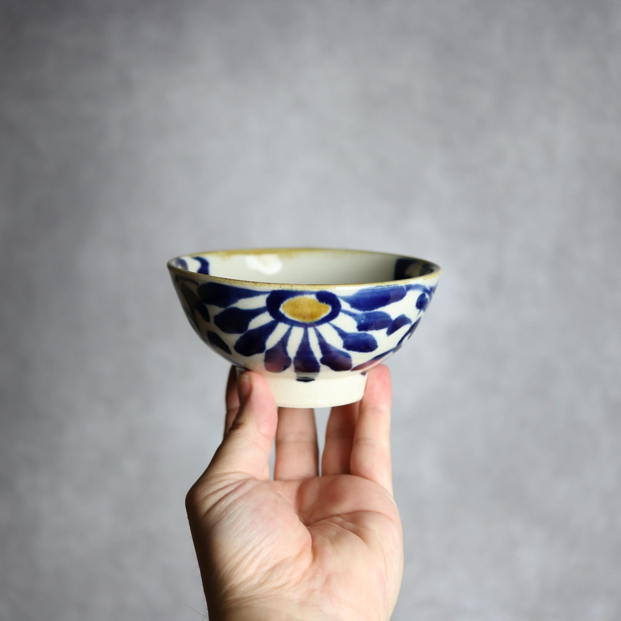 4寸マカイ1 飴 呉須釉 菊唐草 やちむん 陶器 拓美窯｜拓美窯｜やちむん