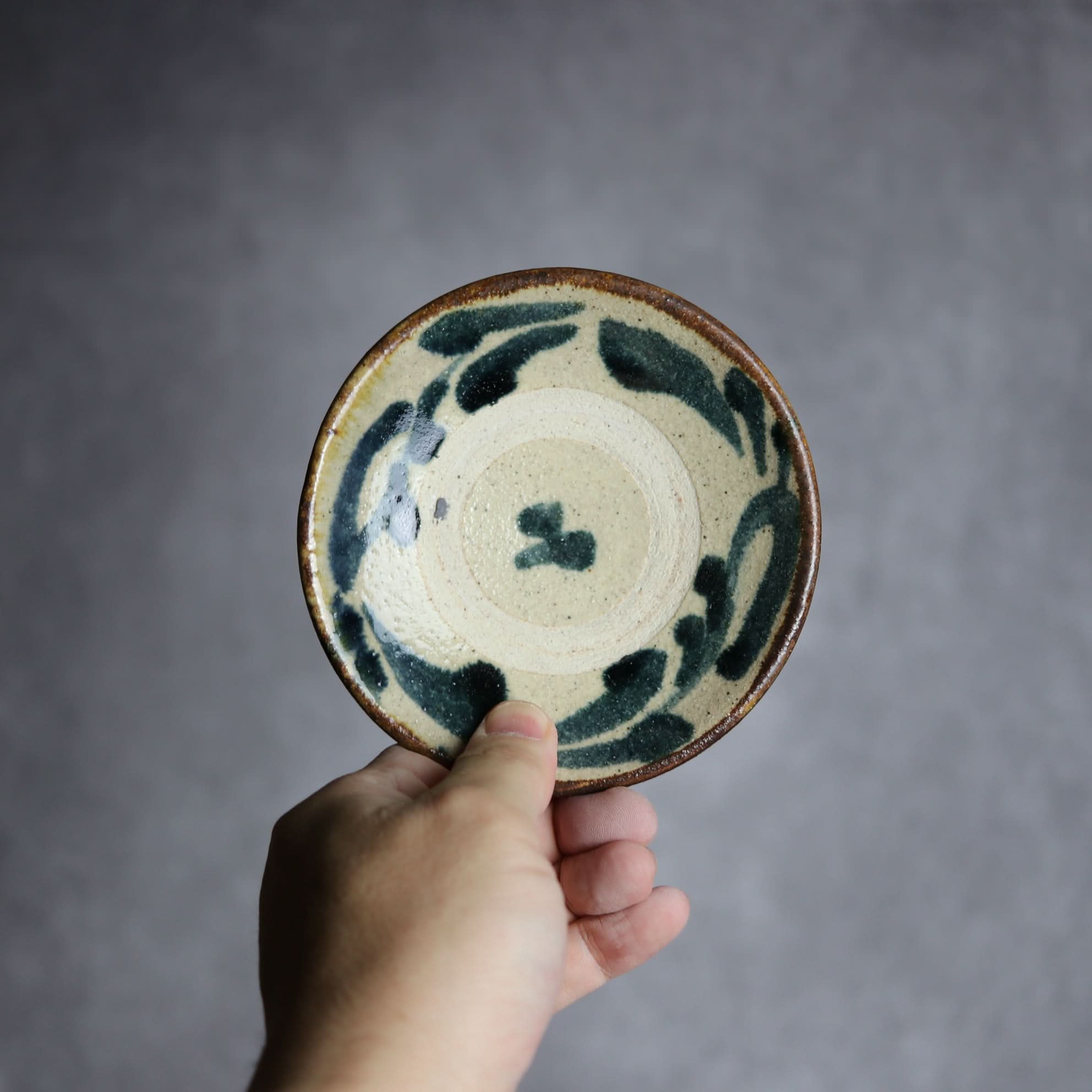 3.5寸皿3 呉須釉 唐草 やちむん 陶器 北窯 松田共司工房｜北窯 松田共