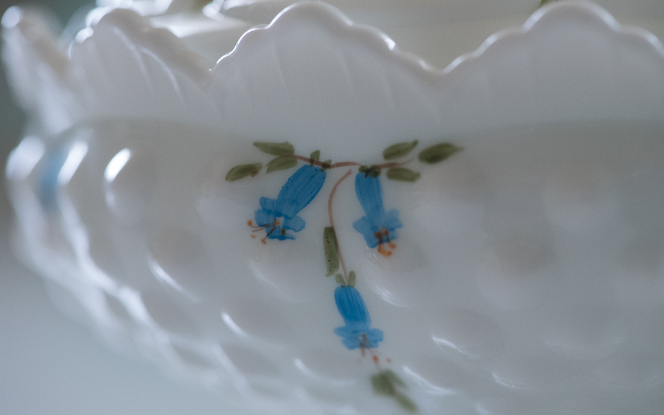 フェントン ブルーベルの蓋つきキャンディディッシュ(Fenton) | My