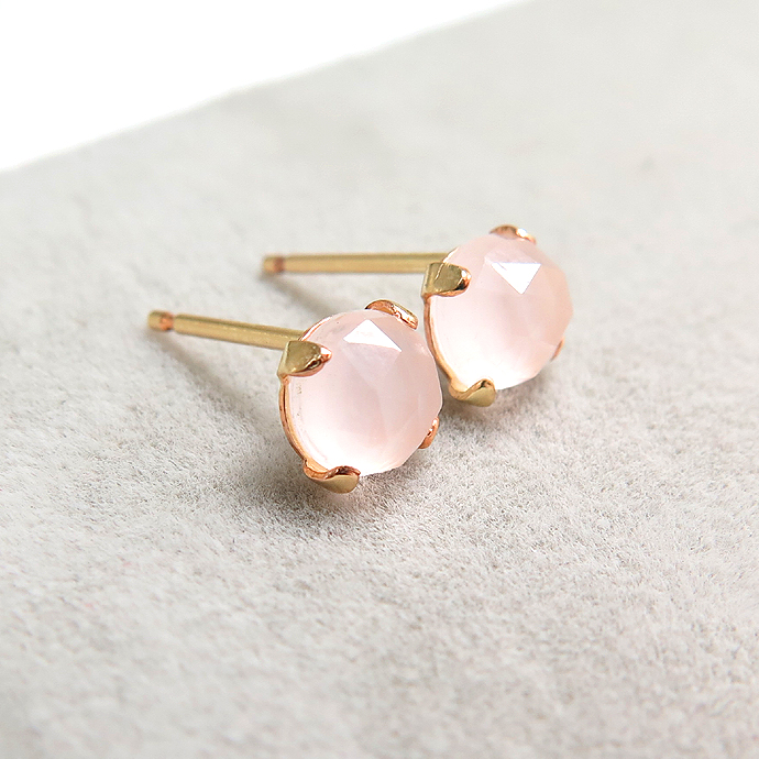 カボションピアス（ローズカット・天然石ローズクォーツ6mm