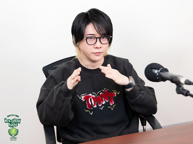 Mrs. GREEN APPLE大森元貴 現地ファンに囲まれ“プチパニック”発生