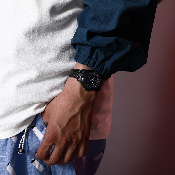 ひぐらしのなく頃に業』より竜宮レナと古手梨花のコラボ腕時計、バッグ