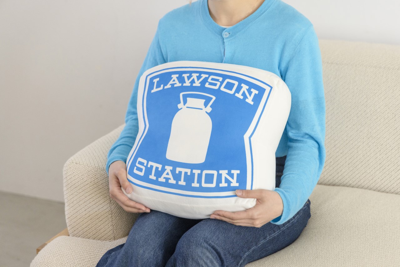 ローソンの看板”がそのまんま3種類のグッズになって、ローソン・HMVで発売