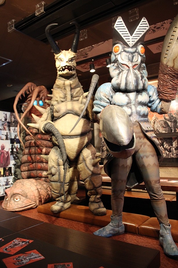 画像2 / 20＞バルタン星人が店長!?“怪獣酒場”がリニューアル