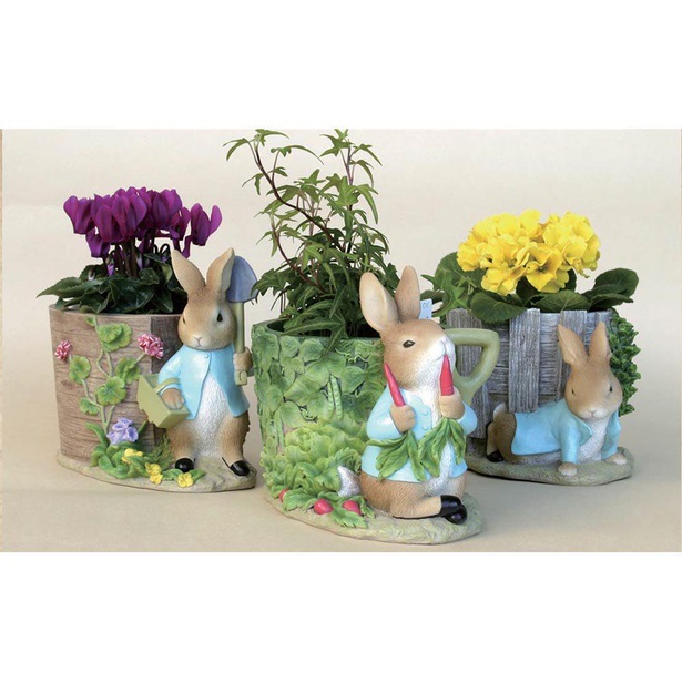 ピーターラビットが愛らしい！癒やし効果のある土いじりに最適な