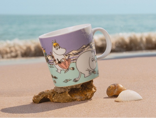 夏の特別アイテム！海辺で過ごすムーミンたちが描かれた「ムーミン