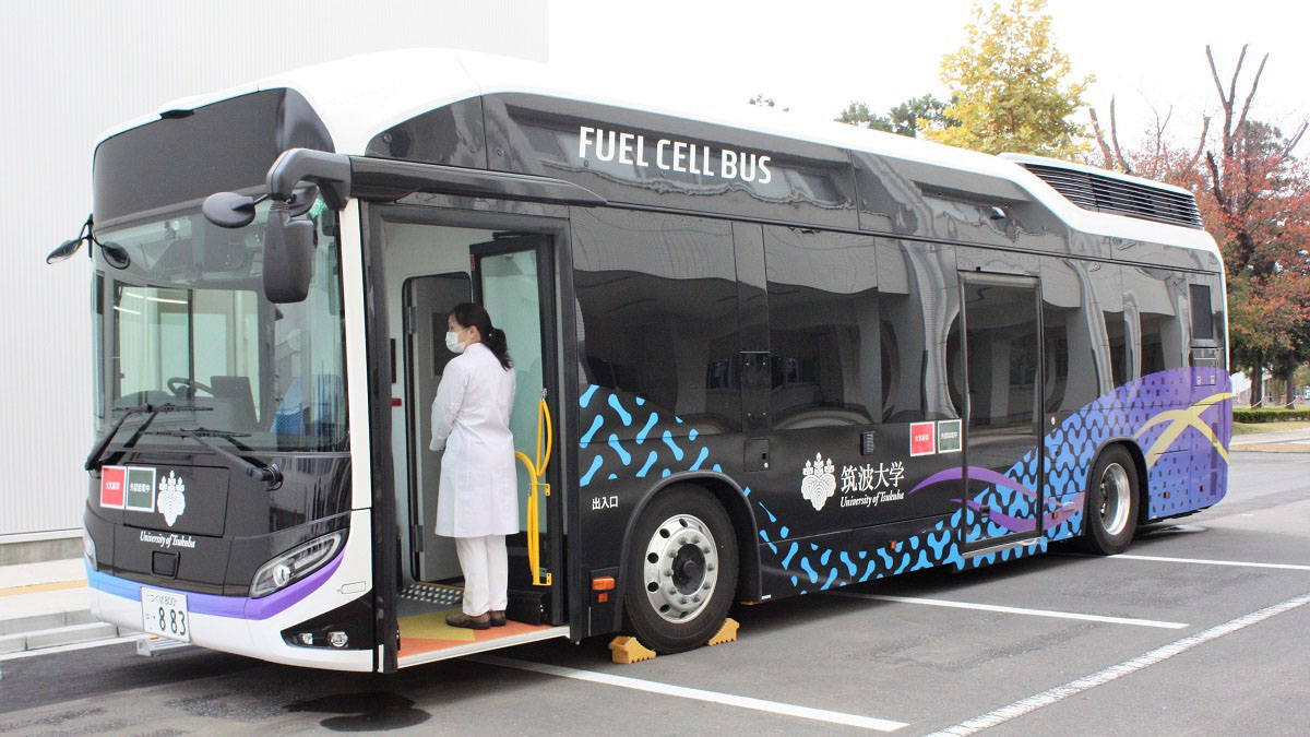 被災地に駆けつけPCR検査 筑波大、災害医療の水素燃料バス開発