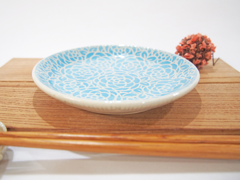 紋花彩泥掻落 取皿（裏：ドット／水色）【nicorico】取皿・中皿・大皿