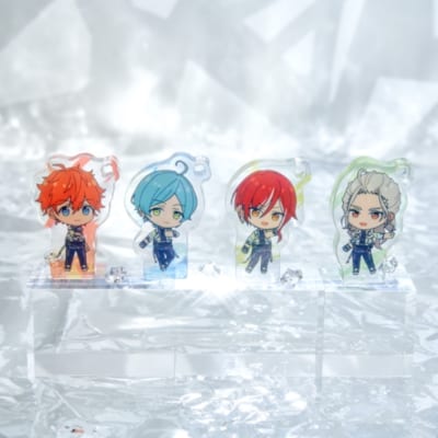 あんスタ』9周年記念グッズが超オシャレ！缶バッジ・アクスタ・ポーチ