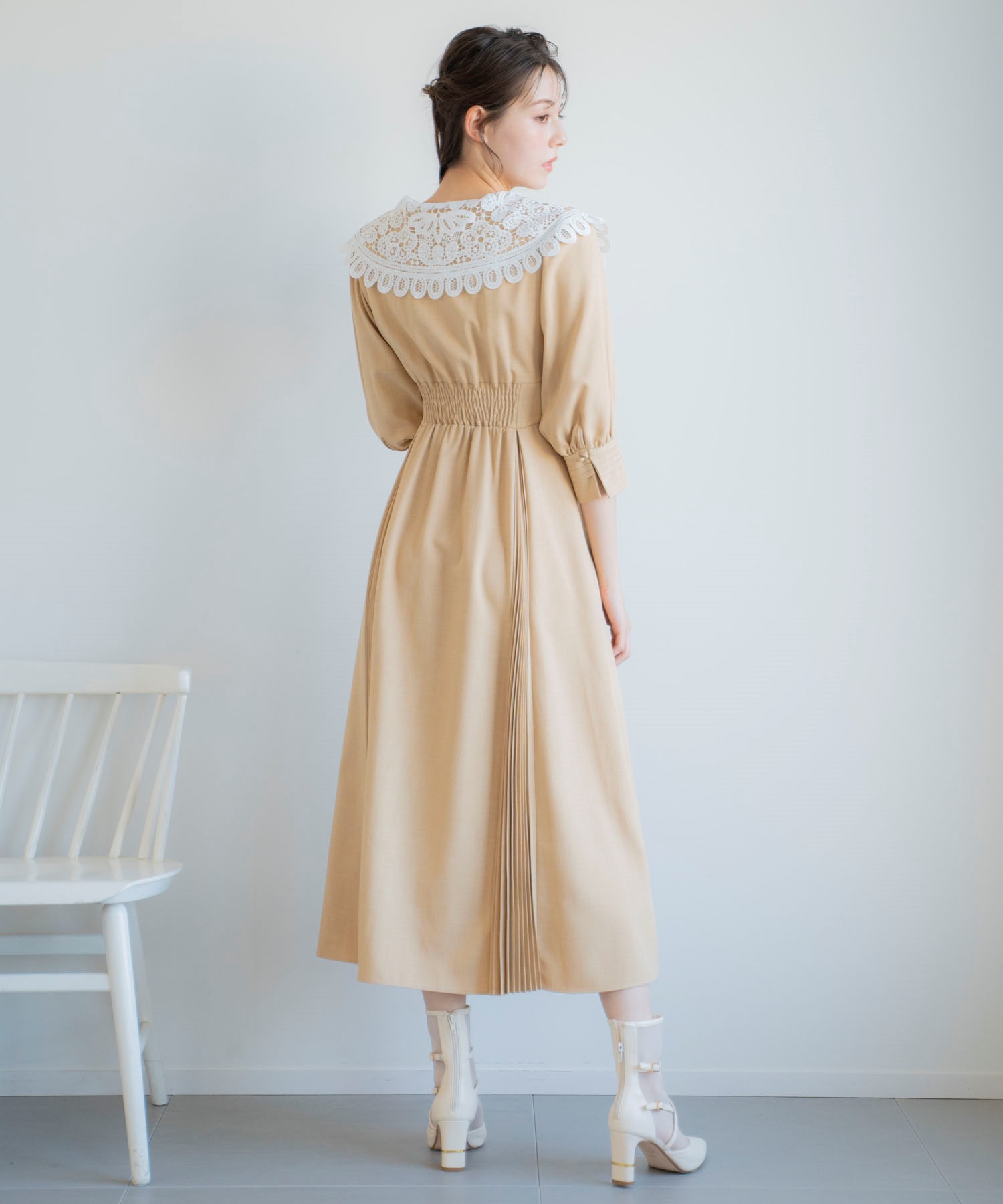 襟レースプリーツワンピ | ロングワンピース | NOELA OFFICIAL WEB STORE