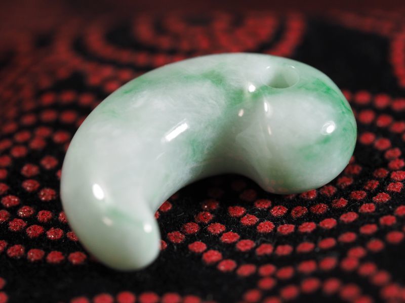 古墳時代風ヒスイ勾玉（普通サイズ）