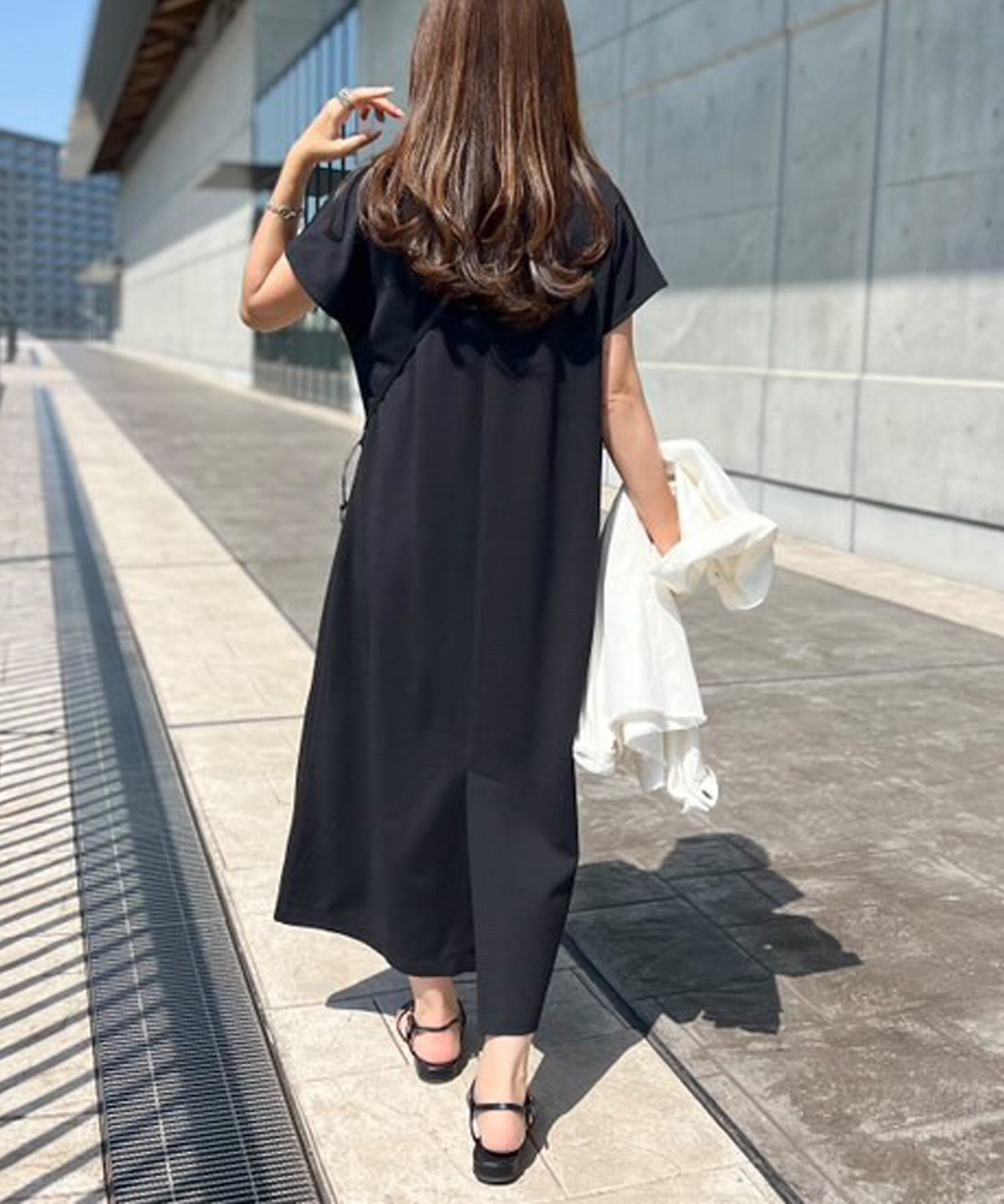 キーネックカットジョーゼットワンピース Emma Taylor│STYLEDOOR