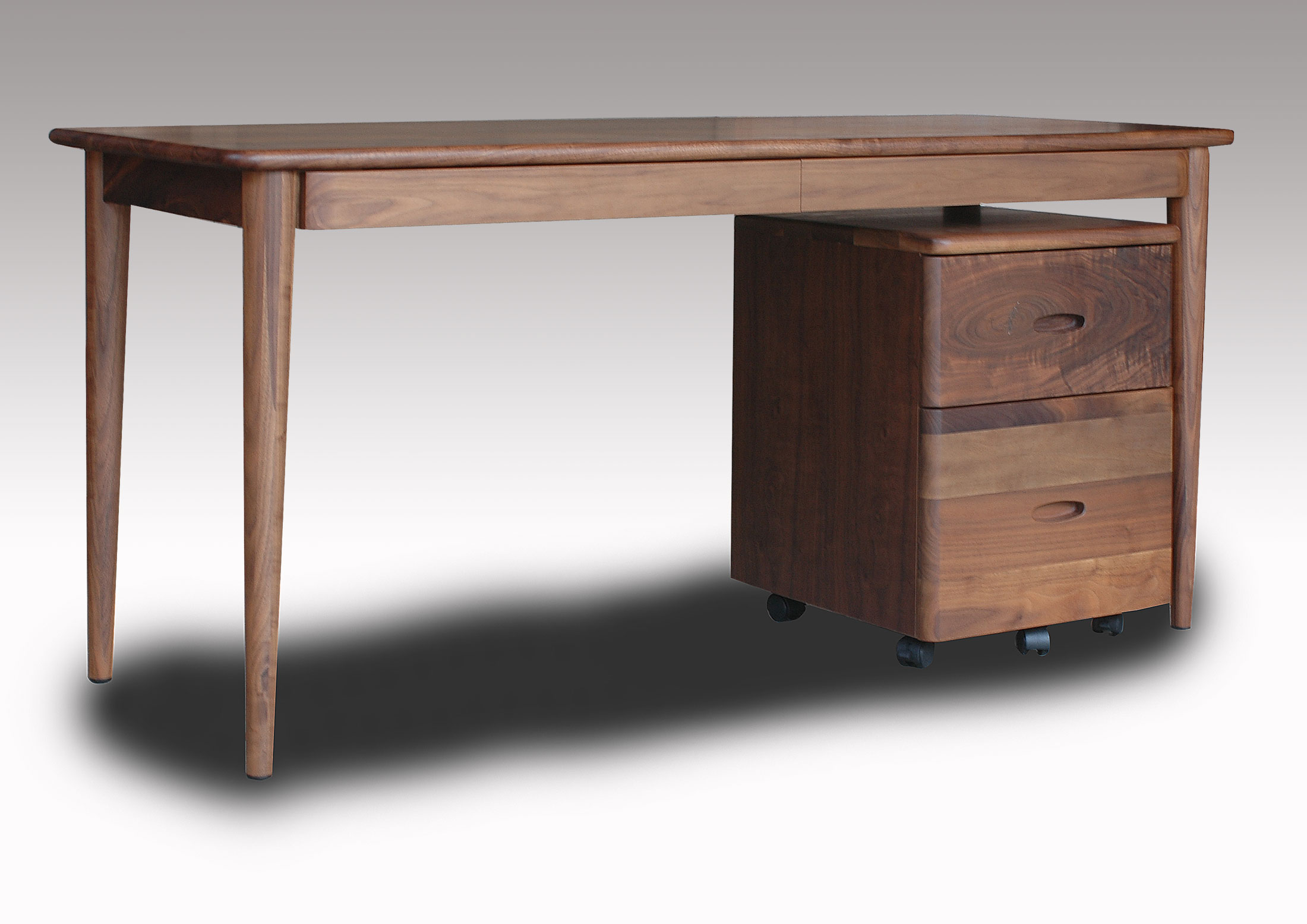 ウォールナット材の無垢材デスク | 大川人気のおすすめ家具屋