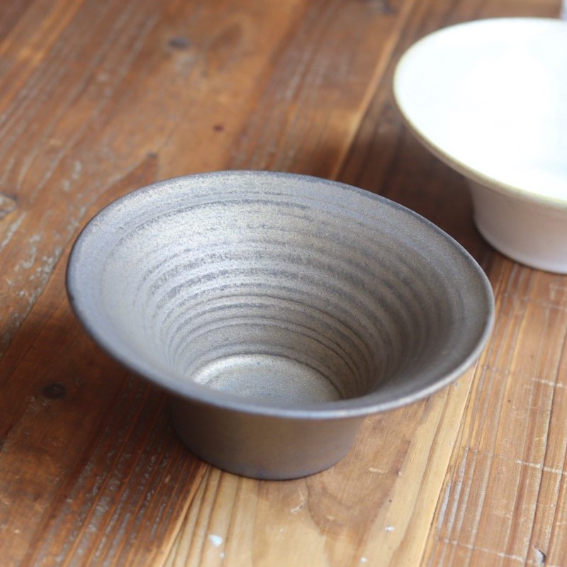 石渡磨美 炊飯土鍋 2合 黒錆 - 作家ものの器と生活雑貨 on-la-cru