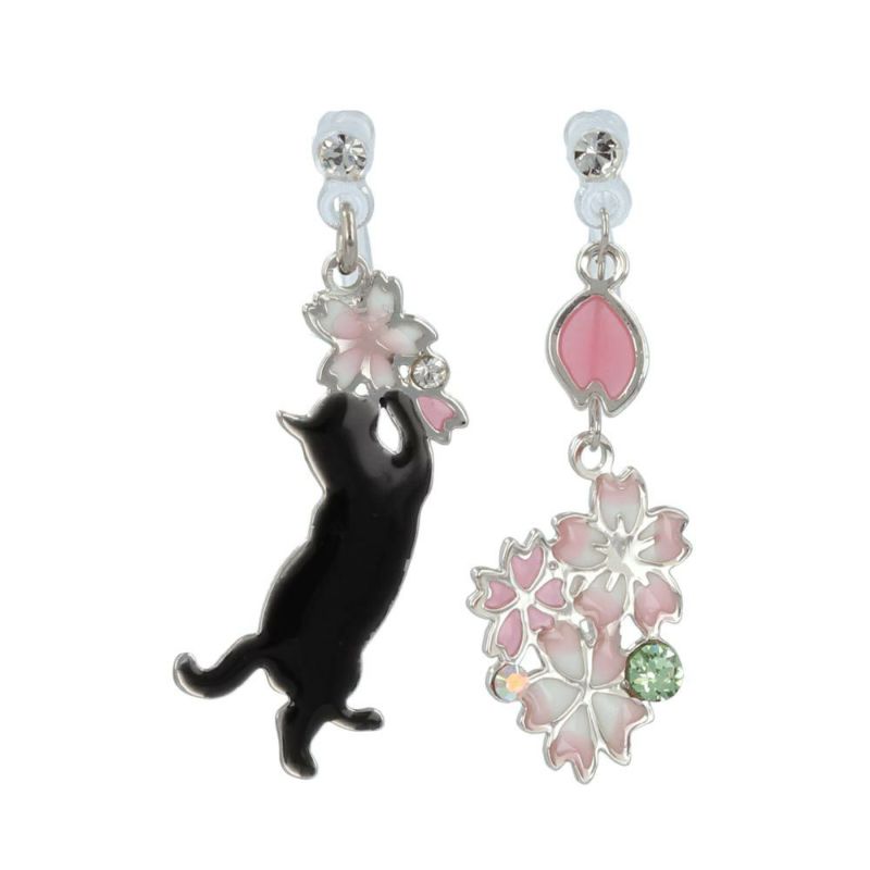 ノンホールピアス ニッケルフリー 桜 じゃれる 猫 ストーン イヤリング