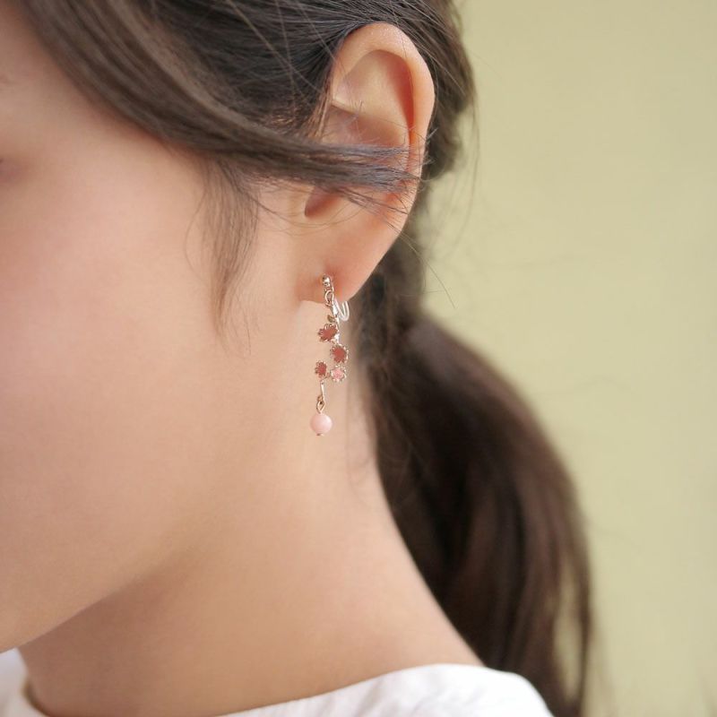 ノンホールピアス ニッケルフリー ミニ 桜 天然石 イヤリング 樹脂