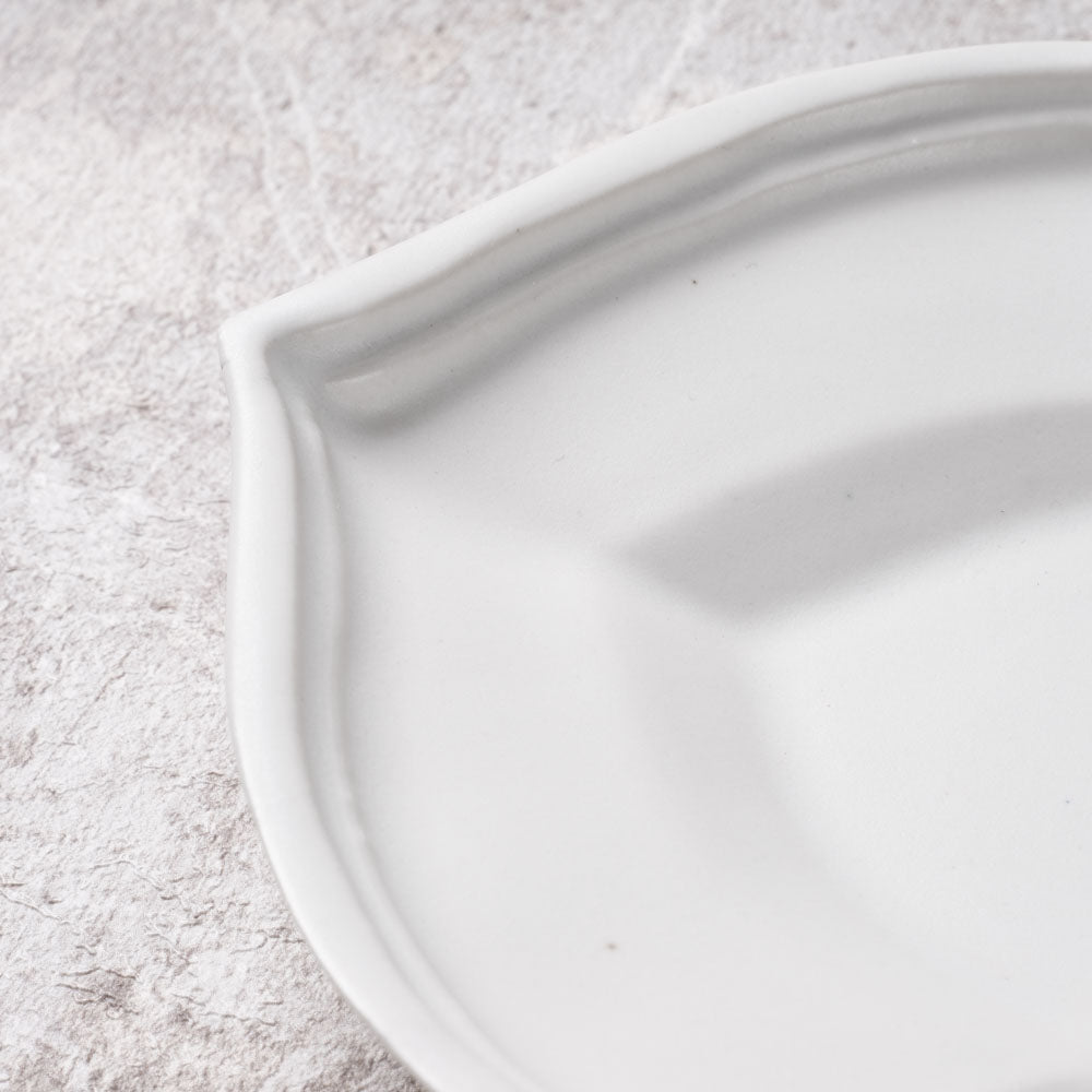 臼杵焼 オーバル皿 S ¥8,800 大人の焼き物