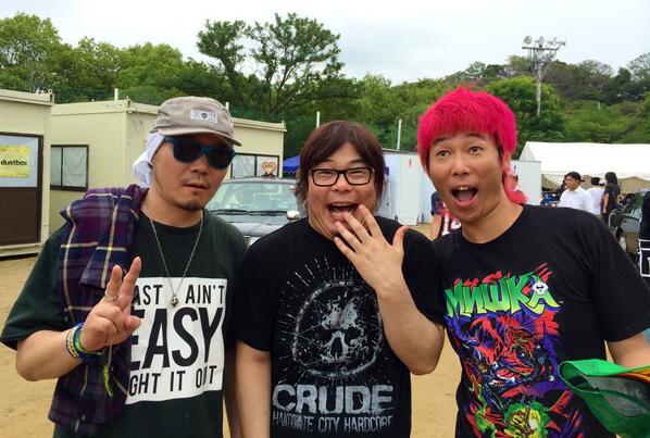 京都大作戦にて。KYONOさん(T.C.L)と難波さん(NAMBA69)に挟まれた私