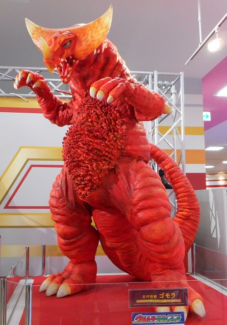 横浜のウルトラアスレチックに 展示してあるゴモラ・レイオニック