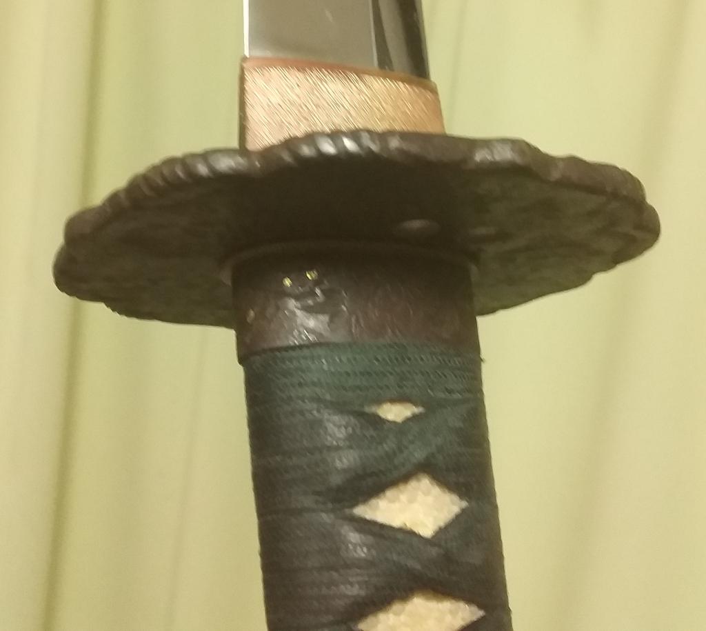 よく描き間違えられることの多い日本刀の鍔元の構造と分解したところ