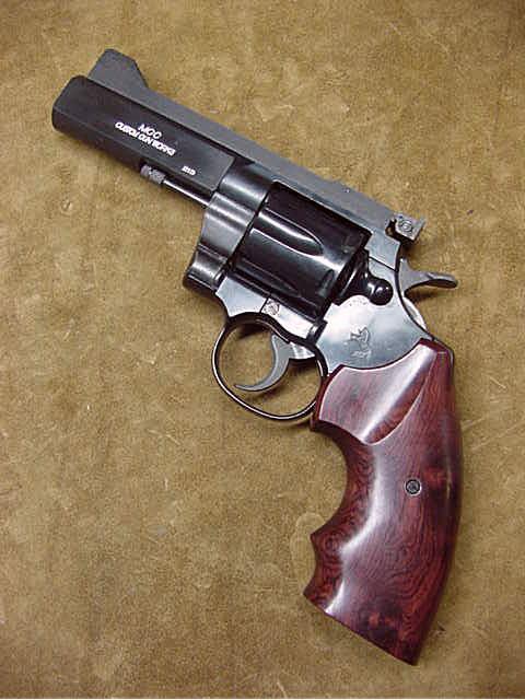 西部警察鳩村刑事(舘ひろし)使用拳銃 コルトパイソンPPCカスタム4インチ