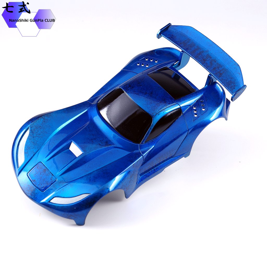 ミニ四駆のボディ塗装完了！ 青い方はプラボディのラップ塗装。 偏光