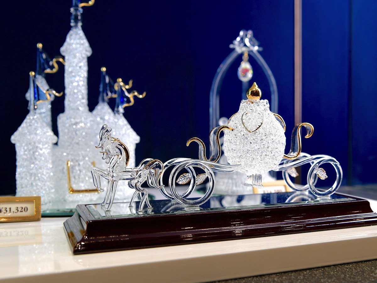 オブジェ 約25cm ディズニー　シンデレラ城　ガラス細工　ドラゴン