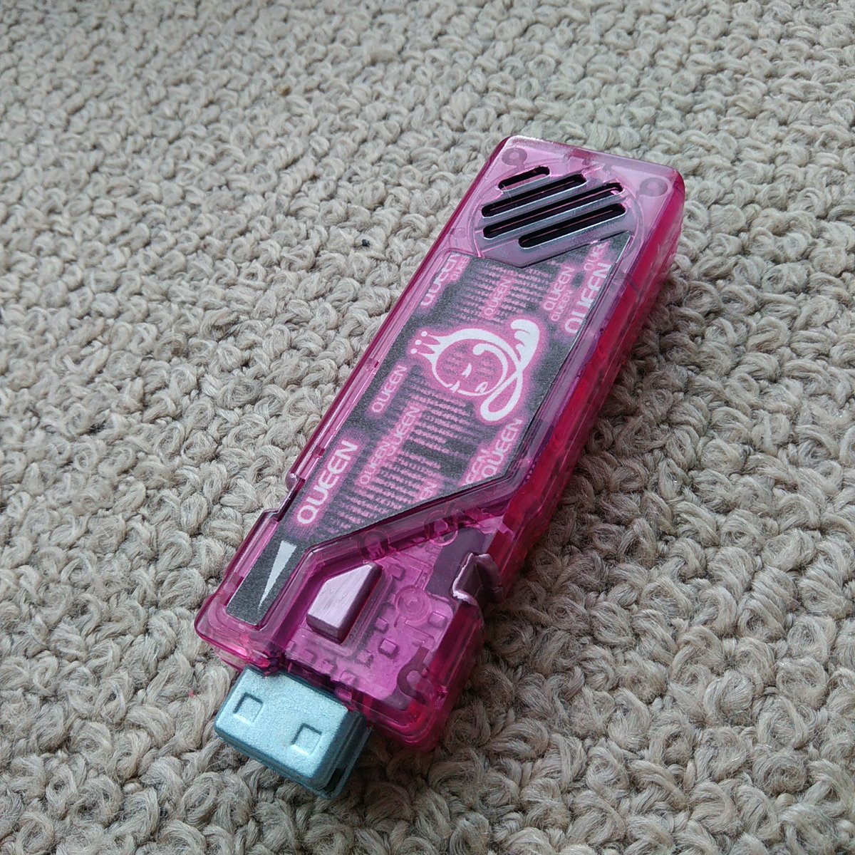 T2ガイアメモリのクイーンメモリ完成しました 劇中プロップ改造なので