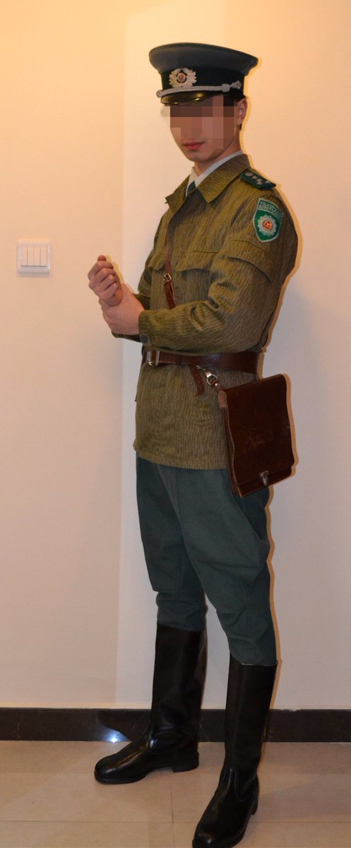 最近は新軍のことを考えたばかり、東ドイツの制服はほとんど細かく