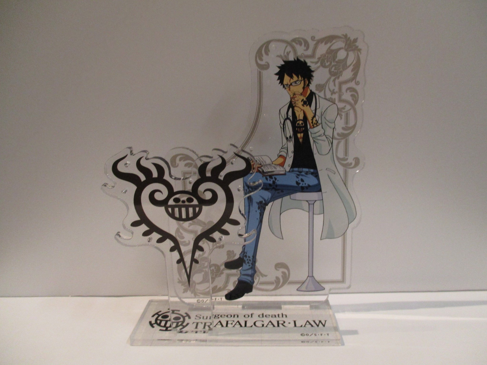 ビックアクリルキーホルダー トラファルガー・ロー 医者 白衣 麦わら