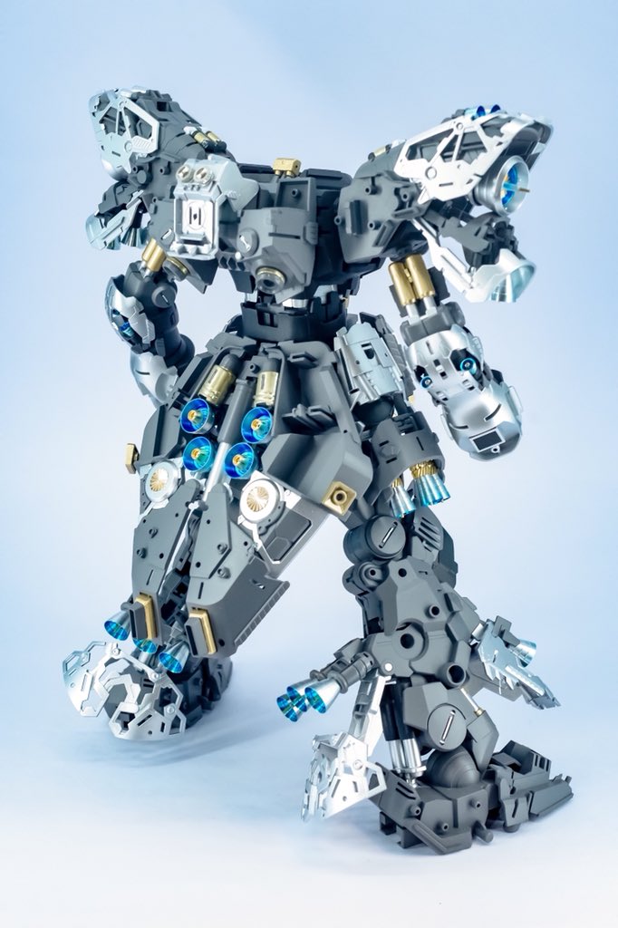 サザビー内部フレーム塗装しました この状態でもなかなかのボリューム