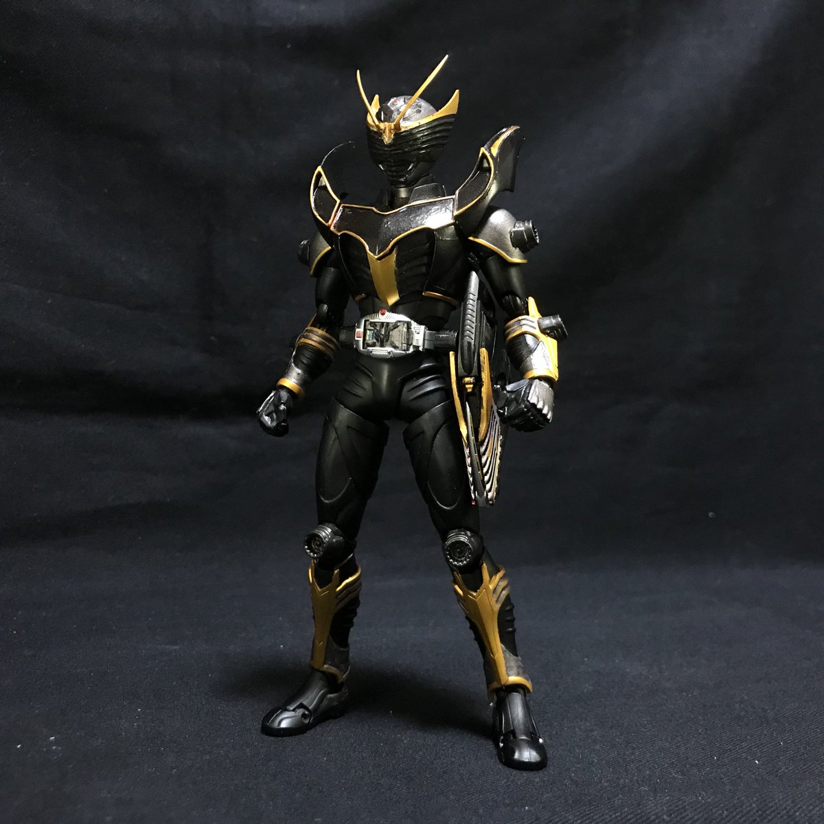 仮面ライダーリュウガサバイブ「S.H.Figuarts 仮面ライダー龍騎