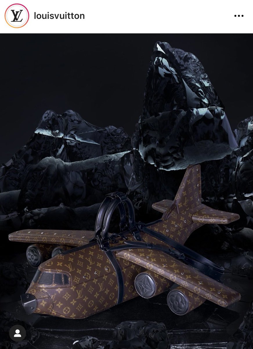 ルイヴィトンの飛行機型バッグ 約400万円🤣🤣🤣1/400の模型なら800機