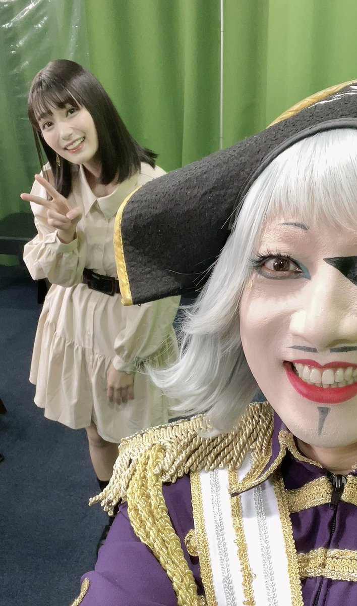 なんじゃこりゃー！こりゃなんじゃこりゃ級！老玉髄九眼天珠！ホワイト