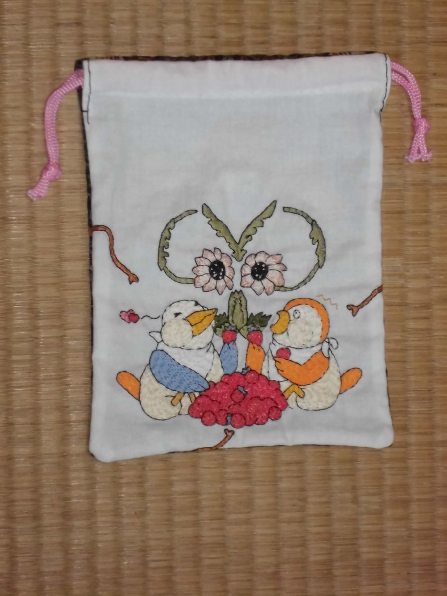 ふぅ～、やっと完成！ 縦21.5cm、横16.5cmの巾着を作りました