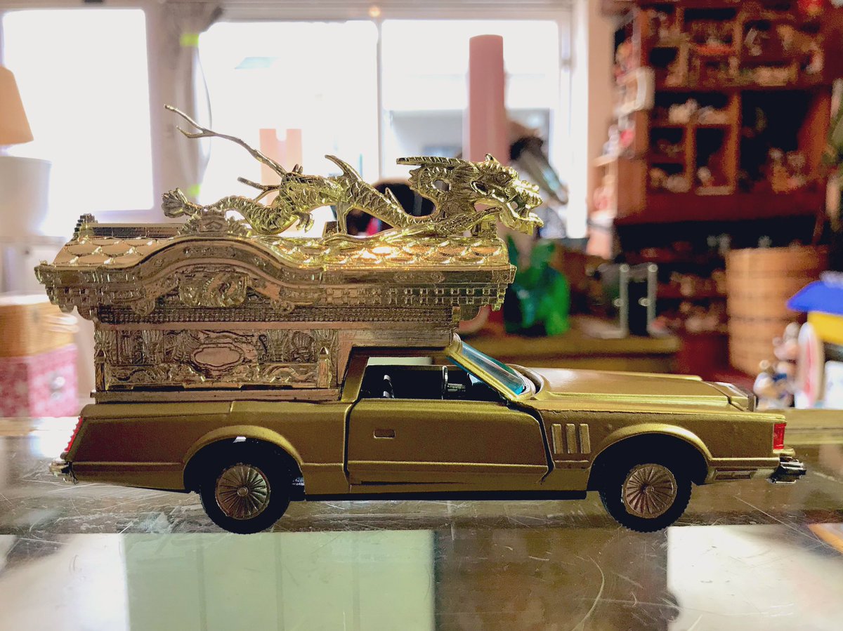 □ #奇声の入荷 □ 安価な葬儀が主流となった現代ではほとんど見かけ