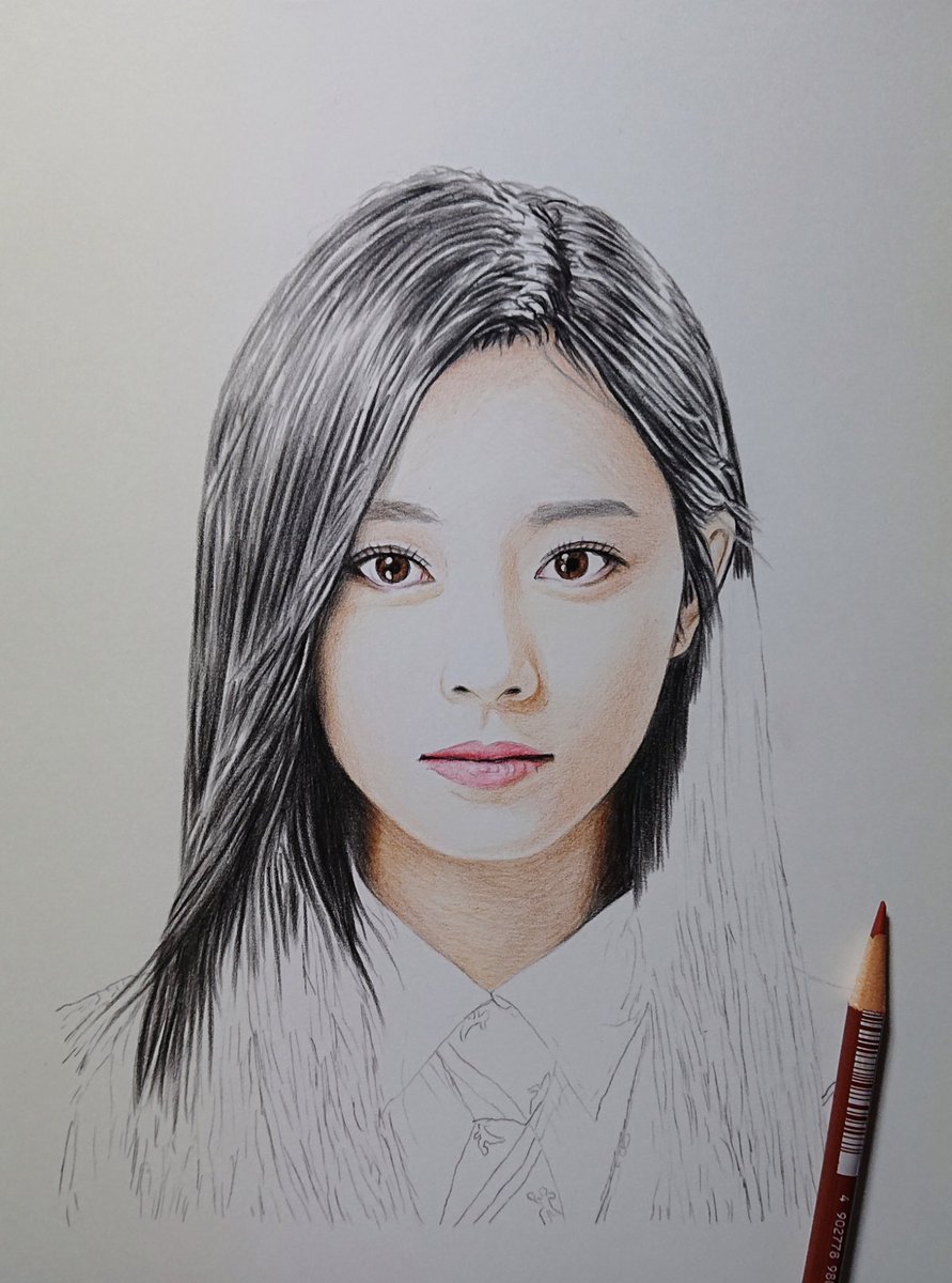 絵の途中…2、 今はこんな絵を描いています。 TWICEの、ツウィさんの