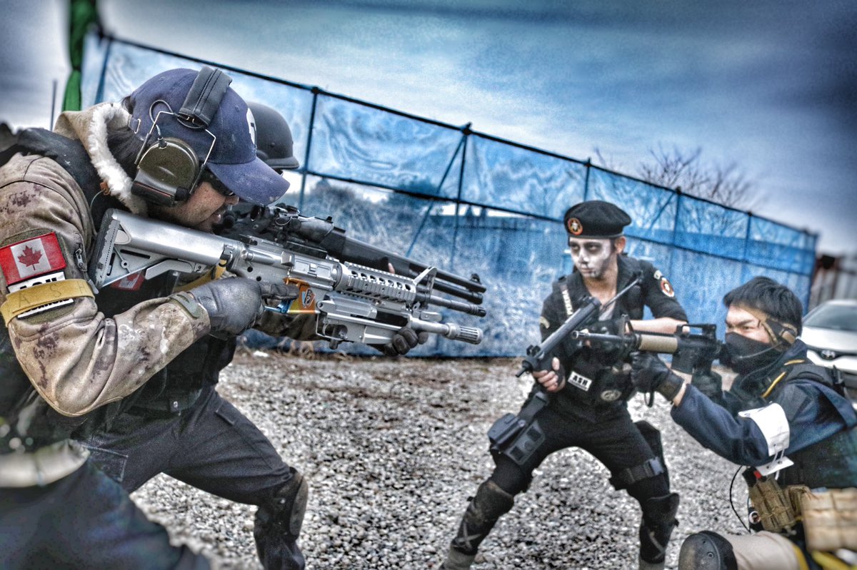 先週のチャリティーサバゲー！！ シージコスの人達と写真撮ったり