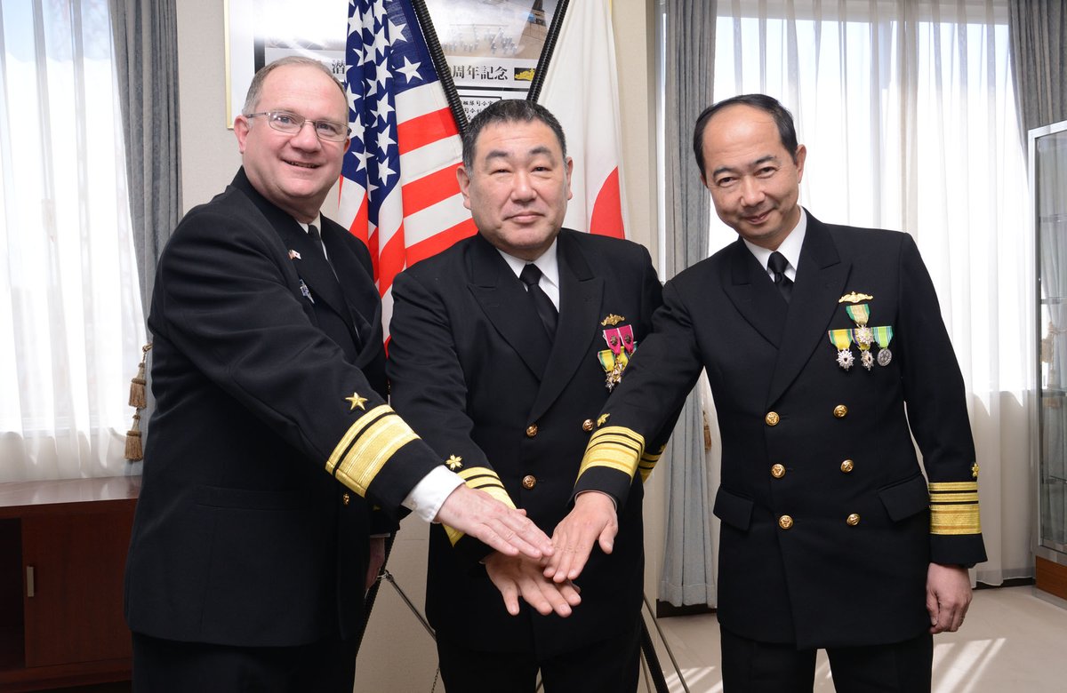 3月18日、海上自衛隊潜水艦隊は、司令官交代行事を行いました。同行事