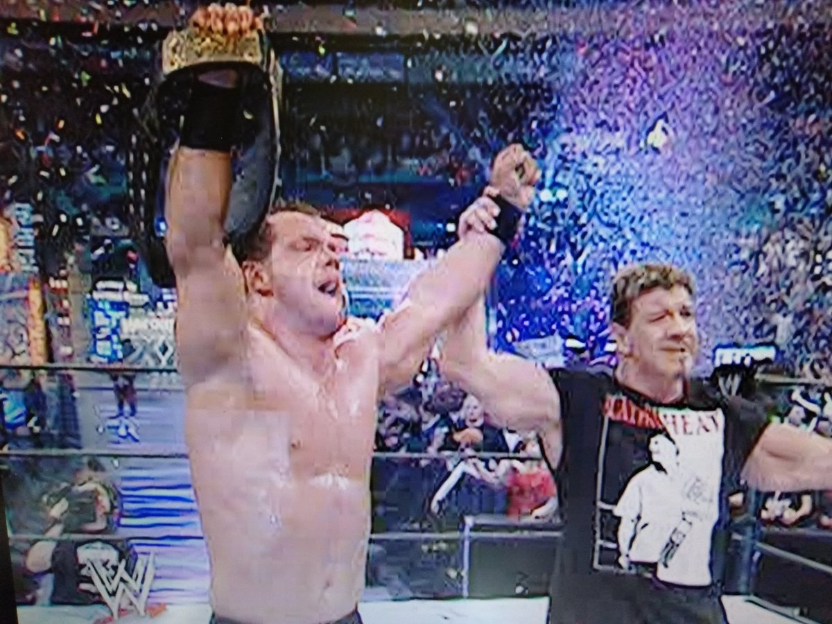 久々にクリス・ベノワのDVDを観てますが、新日本プロレスの映像がWWEの