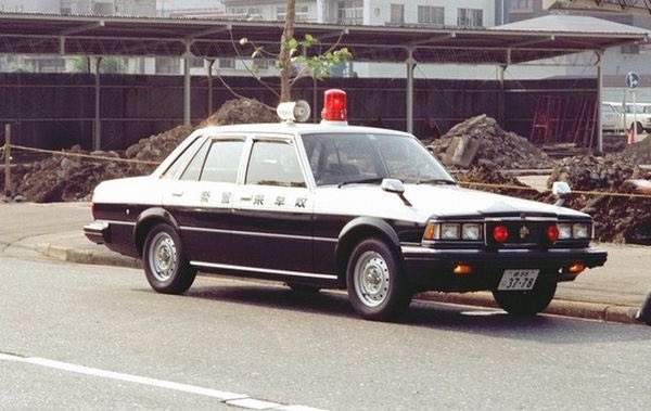大昔のパトカー🚔第5弾！ 今日はかってはスカイラインと並びいっぱい