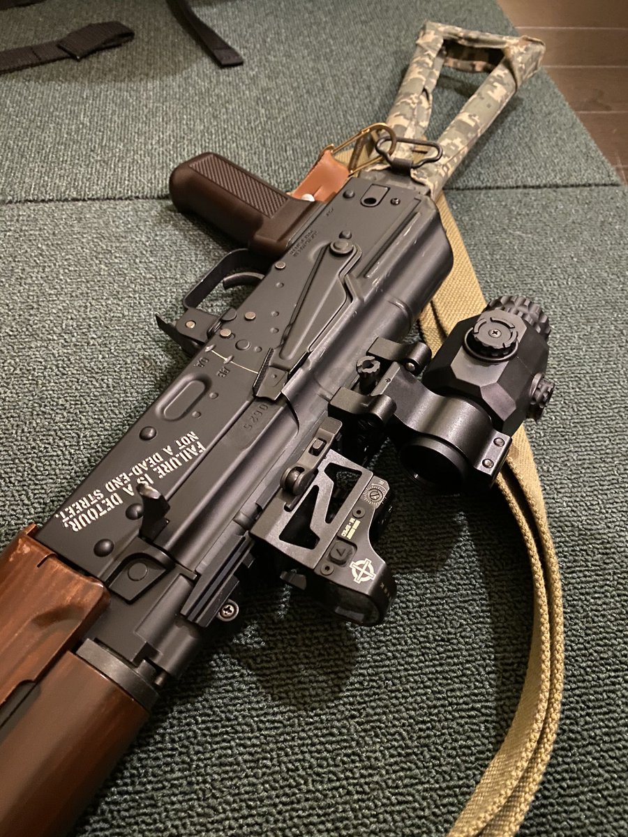 aks74uにもドットサイトとマグニファイア意外といける？mini shot