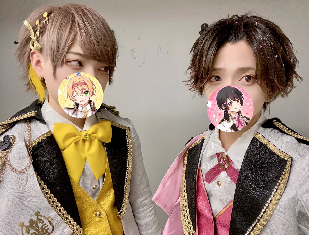 なんかめっちゃ睨まれてるんだけど😱