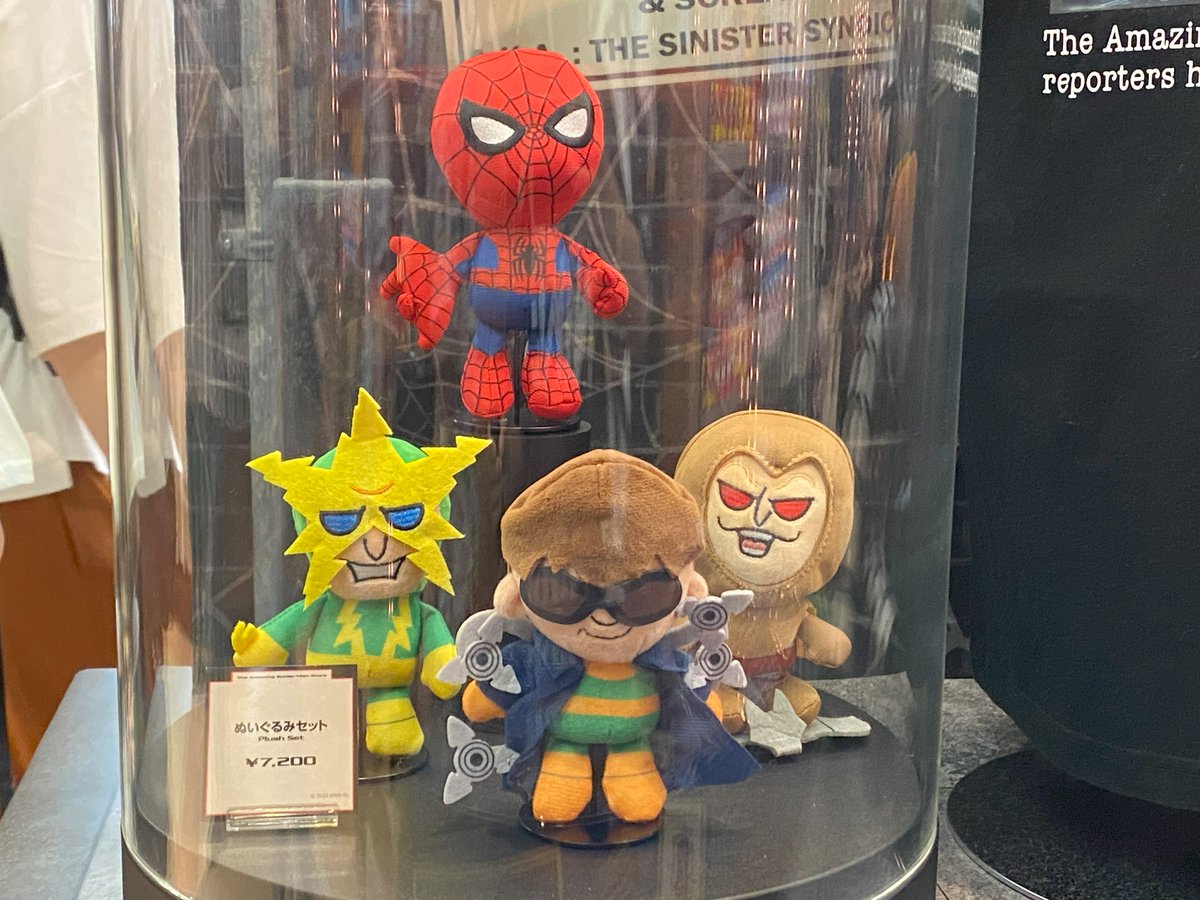 スパイダーマンストアはこの夏から「お別れスパイディ」仕様になってい