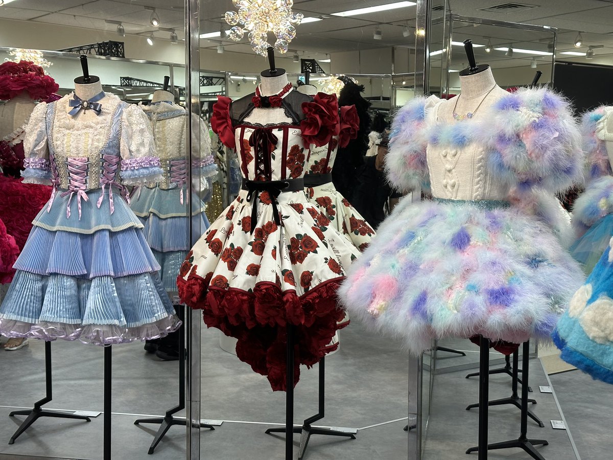 AKB48大衣装展行ってきました。「So long!」「心のプラカード」の衣装
