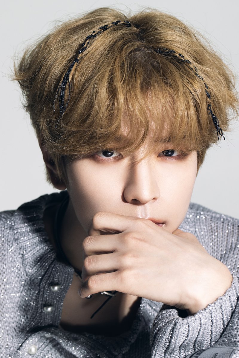 Stray Kids JAPAN 1st EP 『Social Path (feat. LiSA) / Super Bowl