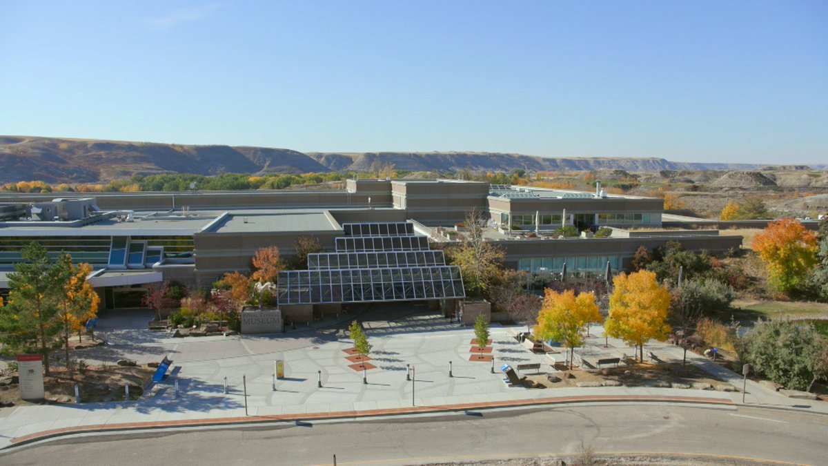 カナダ、アルバータ州には世界最大級の恐竜化石の博物館、ロイヤル